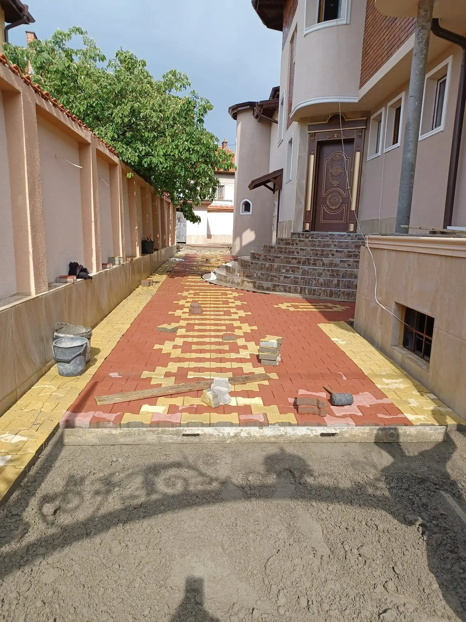 Подова настилка за търговски или индустриален обект