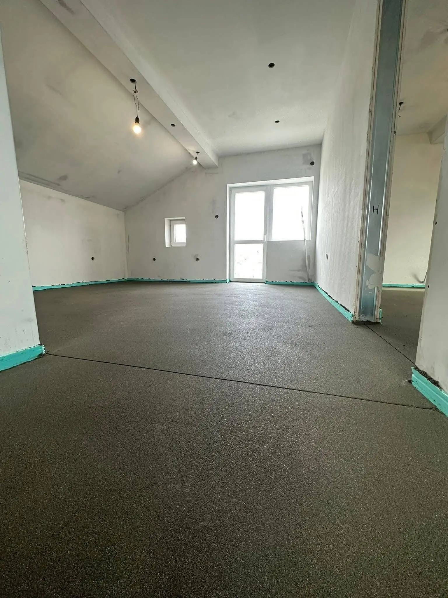 Декоративна външна настилка с бетонен финиш